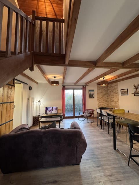 Living room, Seating area, Dining area