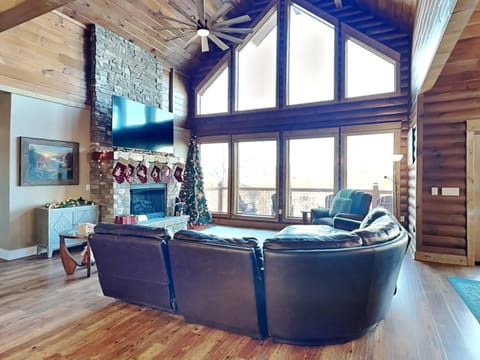 5 Solas Lodge House in Sevier County