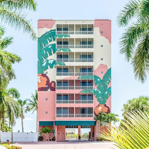 Casa Playa Resort Apartment in Estero Island