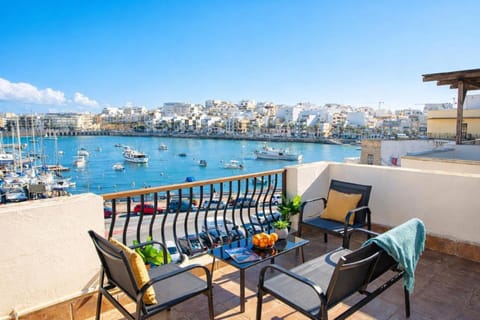 Property building, Natural landscape, View (from property/room), Balcony/Terrace, Seating area, Dining area, Sea view