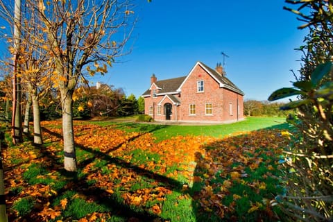 Property building, Garden, Landmark view