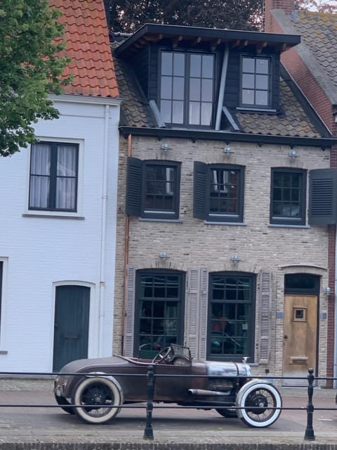 Herenhuis aan het water in centrum Sluis House in Knokke-Heist