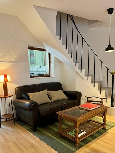 Communal lounge/ TV room, Living room, Seating area