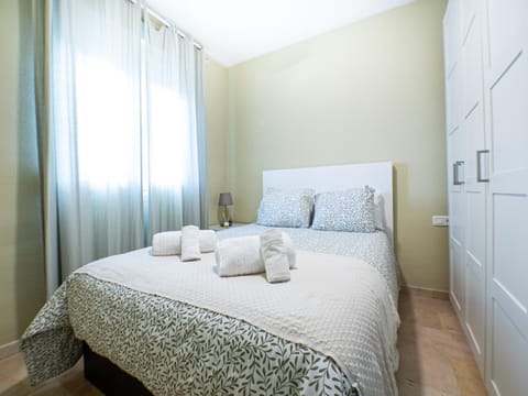Bed, Photo of the whole room, Bedroom, towels, wardrobe
