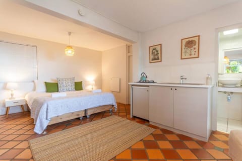 Kitchen or kitchenette, Photo of the whole room, Bedroom
