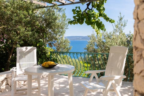 Natural landscape, View (from property/room), Balcony/Terrace, Seating area, Sea view