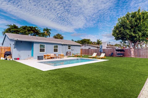 Azure Haven House in Lantana