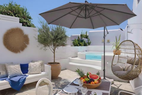 Property building, Patio, Hot Tub, Breakfast