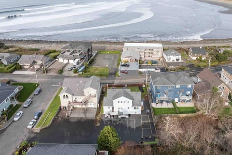 Surf and Sand Dollars House in Seaside
