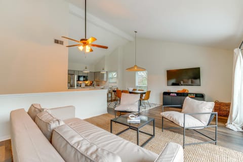 Walk to Lake Conroe Family-Friendly Getaway! House in Lake Conroe