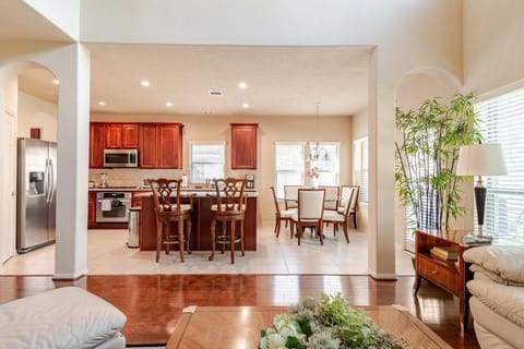 Nice big house in Woodlands area House in The Woodlands