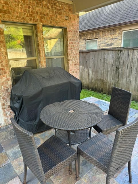 Nice big house in Woodlands area House in The Woodlands