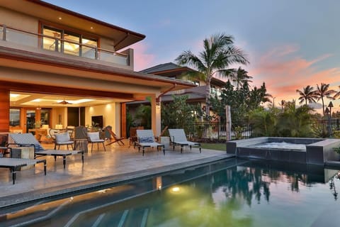 Mauna Lani 4 BR Luxury Golf & Beach Club House in Puako