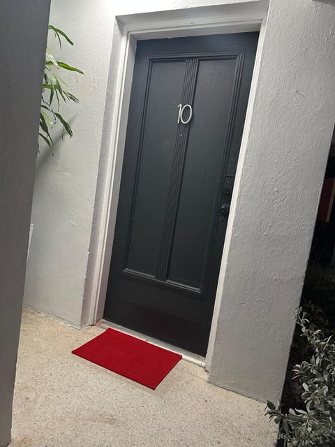 Villa Clara Red-Little Havana Apartment in Brickell