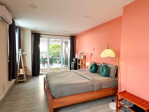Bed, Living room, Photo of the whole room, Seating area, Bedroom
