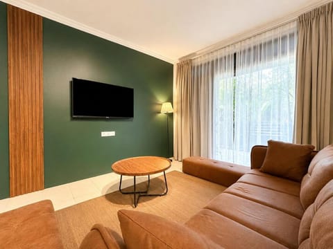 Communal lounge/ TV room, TV and multimedia, Living room, Seating area