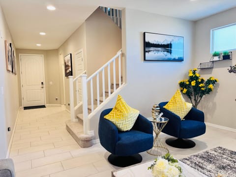 Friendly Host Near Loop 202 with Mountain views Vacation rental in Laveen Village