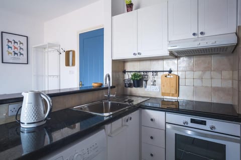 Kitchen or kitchenette, oven, stove