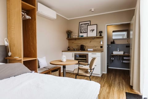 Bed, Bathroom, Kitchen or kitchenette, Photo of the whole room, Seating area, Dining area, air conditioner
