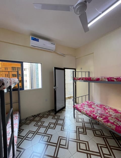 Apartment near bus station & market MEN only Hostel in Al Sharjah