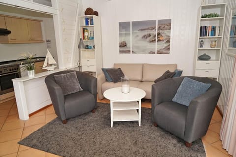 Blockhaus mit grossem Grundstück und Zaun House in Damp