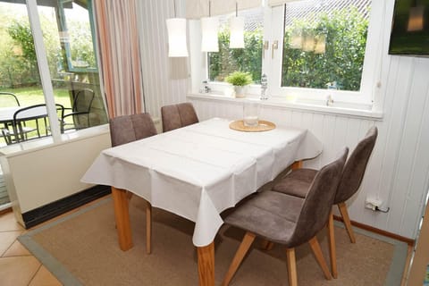 Blockhaus mit grossem Grundstück und Zaun House in Damp