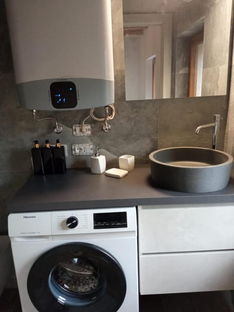 Bathroom, washing machine