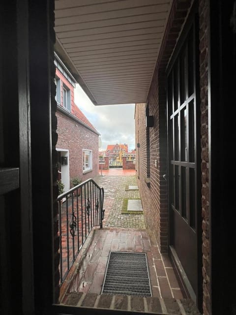 Property building, Neighbourhood