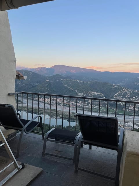 Balcony/Terrace, Balcony/Terrace, Mountain view