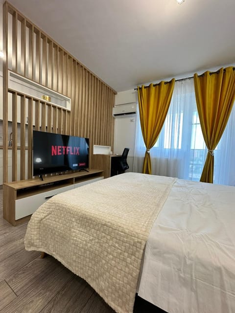 Communal lounge/ TV room, Bed, TV and multimedia, Evening entertainment, Bedroom