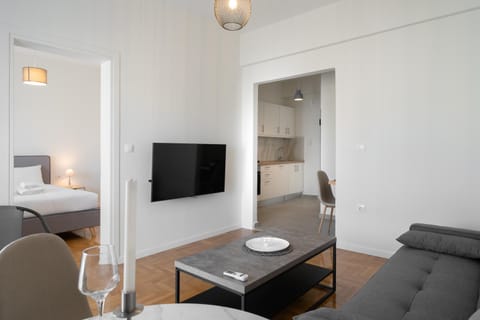 Bed, Photo of the whole room, Seating area, Bedroom