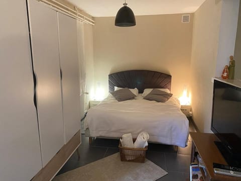 Photo of the whole room, wardrobe