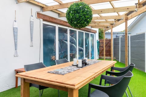 Patio, Seating area, Dining area