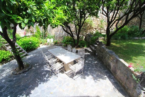 Palazzo Kut Villa in Vis