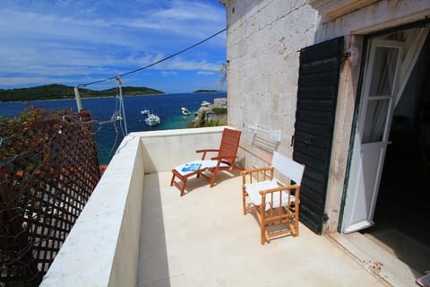 Palazzo Kut Villa in Vis