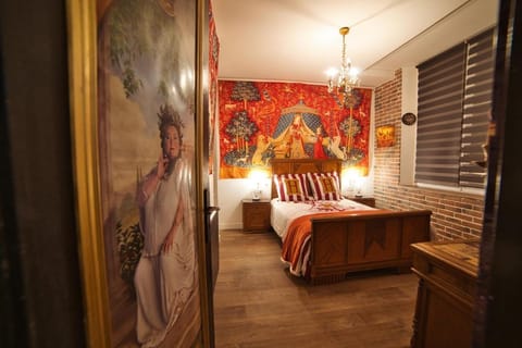 Bed, Photo of the whole room, Decorative detail, Bedroom
