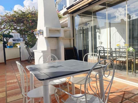 Patio, Balcony/Terrace, Living room, Seating area