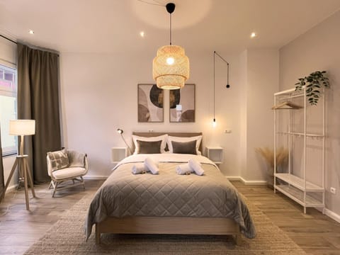Bed, Seating area, Bedroom, wardrobe
