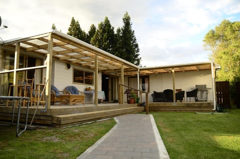 Property building, Facade/entrance, Balcony/Terrace