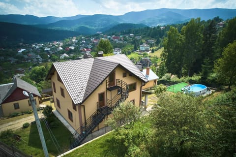 Property building, Neighbourhood, Bird's eye view, Mountain view