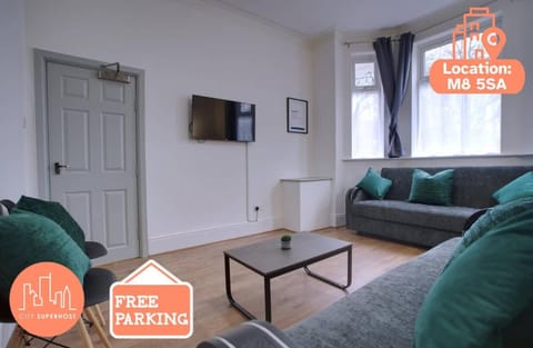 Sleeps 18 Lovely Mcr Home by City SuperHost House in Manchester