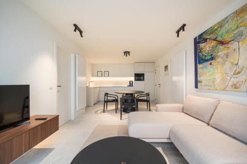 Seating area, Dining area, kitchen