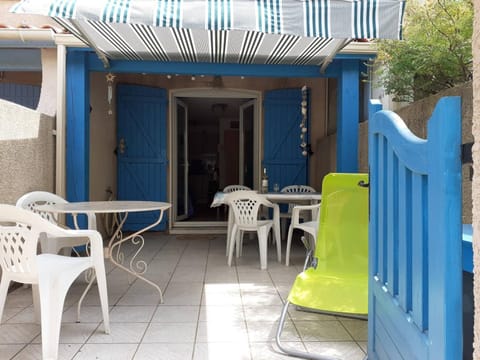 Patio, Facade/entrance, Balcony/Terrace, Dining area