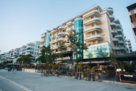 Facade/entrance, Street view