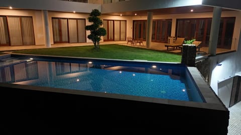 Patio, Bedroom, Swimming pool