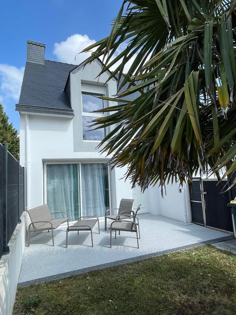 Patio, Facade/entrance