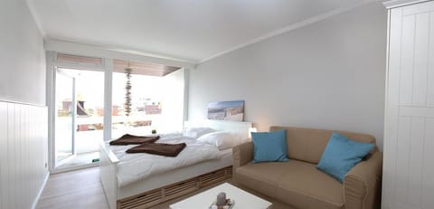 Bed, Living room, Photo of the whole room, Seating area, Bedroom