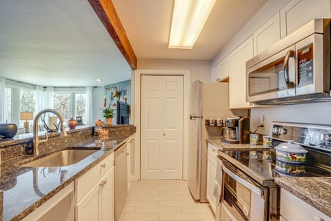 Wintergreen Resort Condo Deck and Golf Course Views Apartment in Nelson County