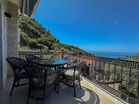 Patio, Day, View (from property/room), Balcony/Terrace, Sea view