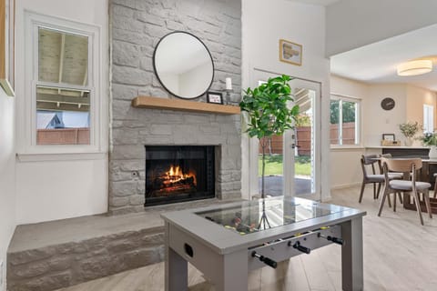 Guest Favorite Home w Free Parking in Round Rock! House in Round Rock